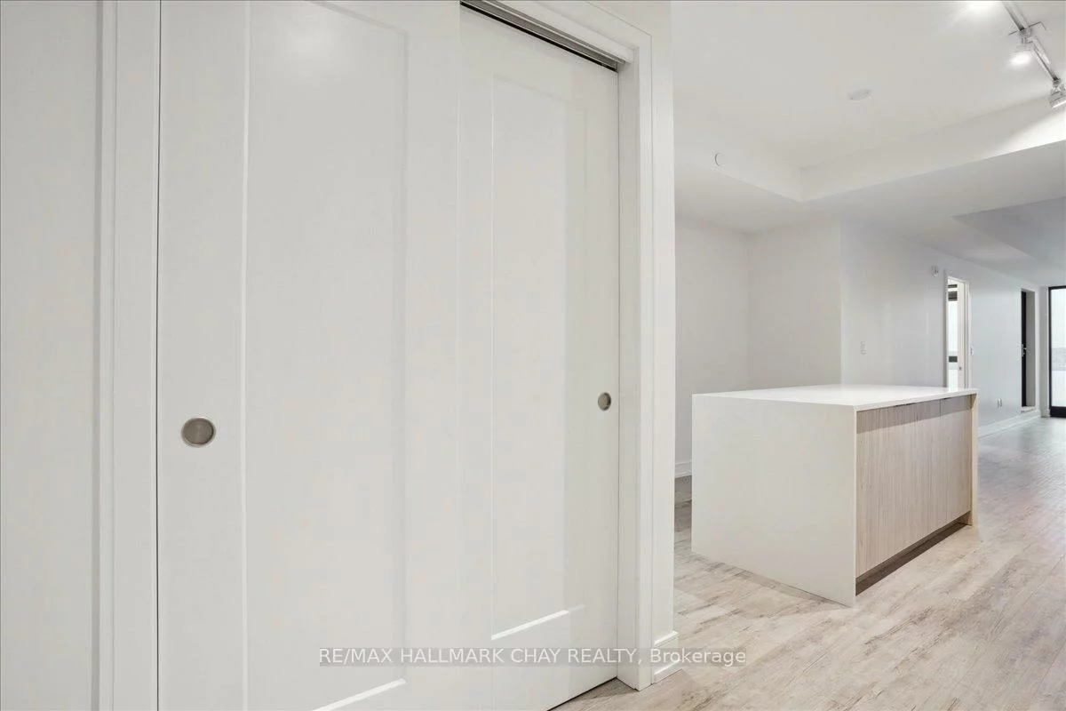 185, Dunlop, Lakeshore, Barrie