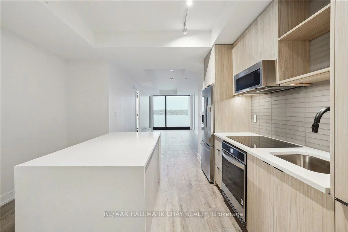 185, Dunlop, Lakeshore, Barrie