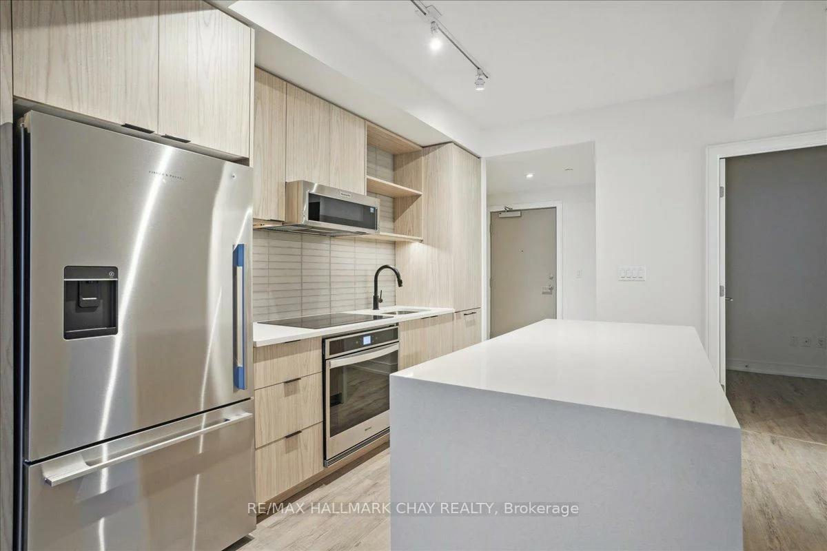 185, Dunlop, Lakeshore, Barrie