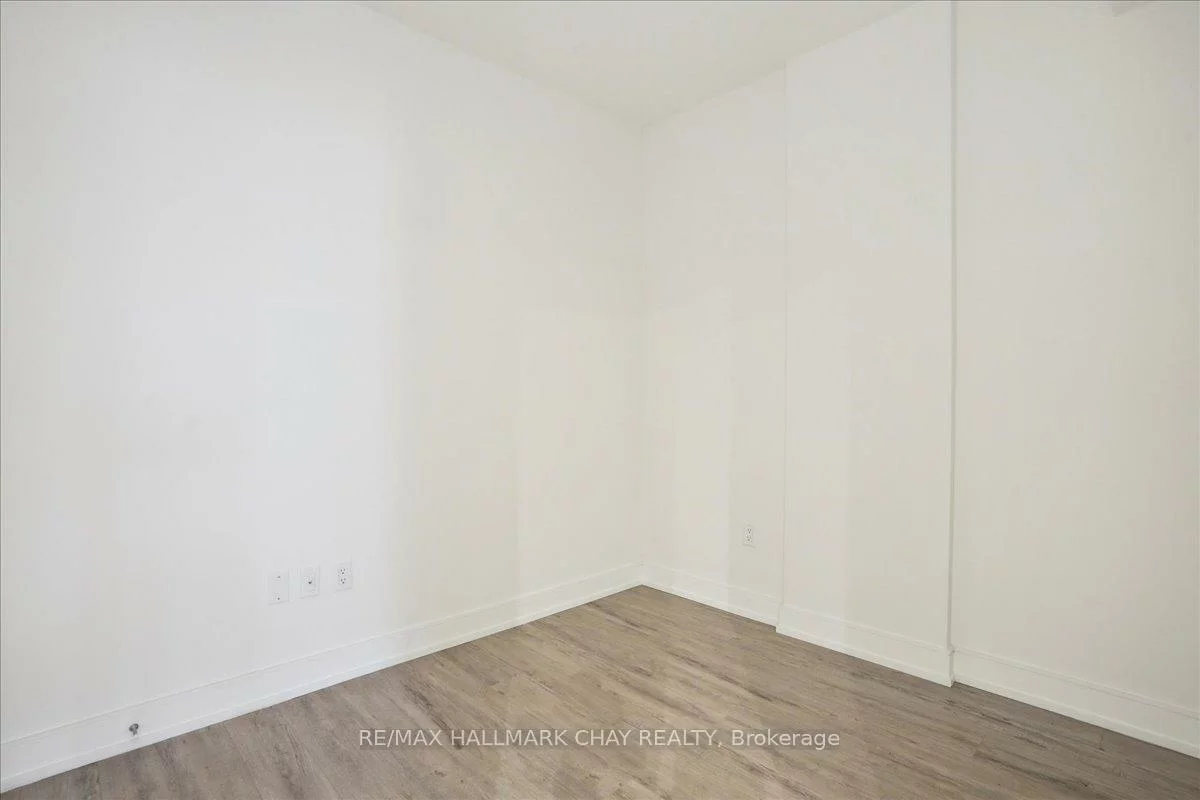 185, Dunlop, Lakeshore, Barrie