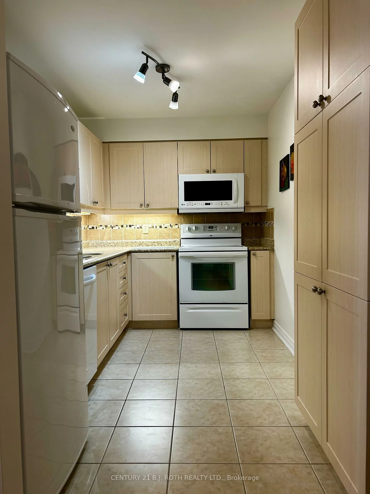 500, Mapleview, Holly, Barrie