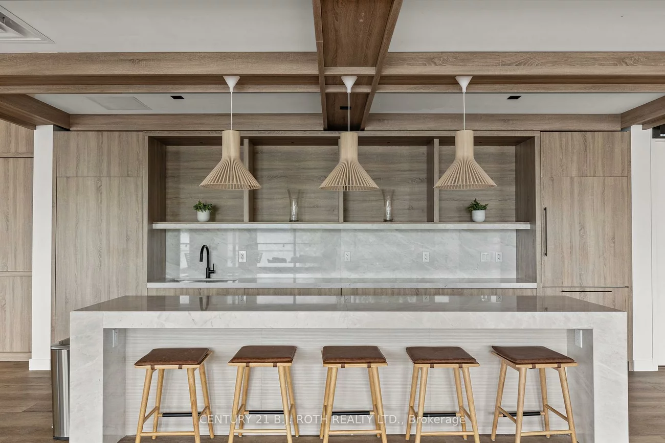 185, Dunlop, Lakeshore, Barrie