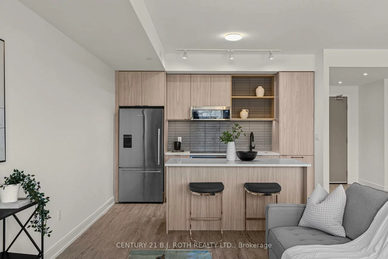 185, Dunlop, Lakeshore, Barrie