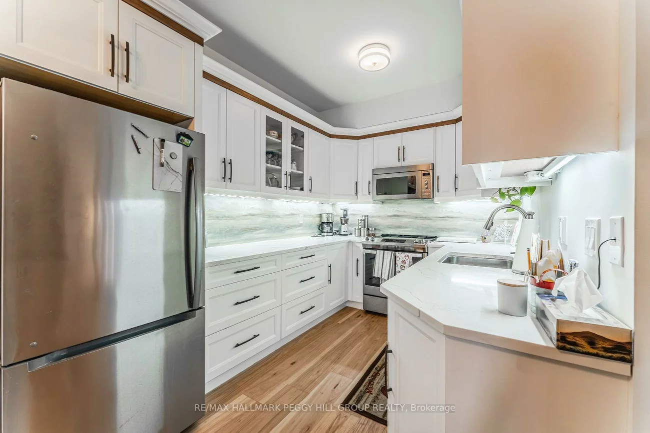 200, Collier, Codrington, Barrie