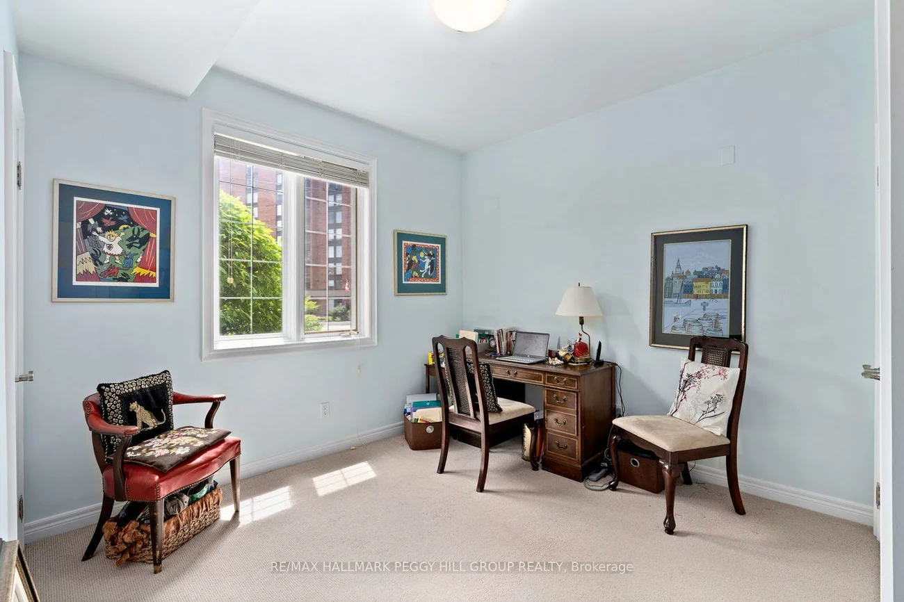 200, Collier, Codrington, Barrie