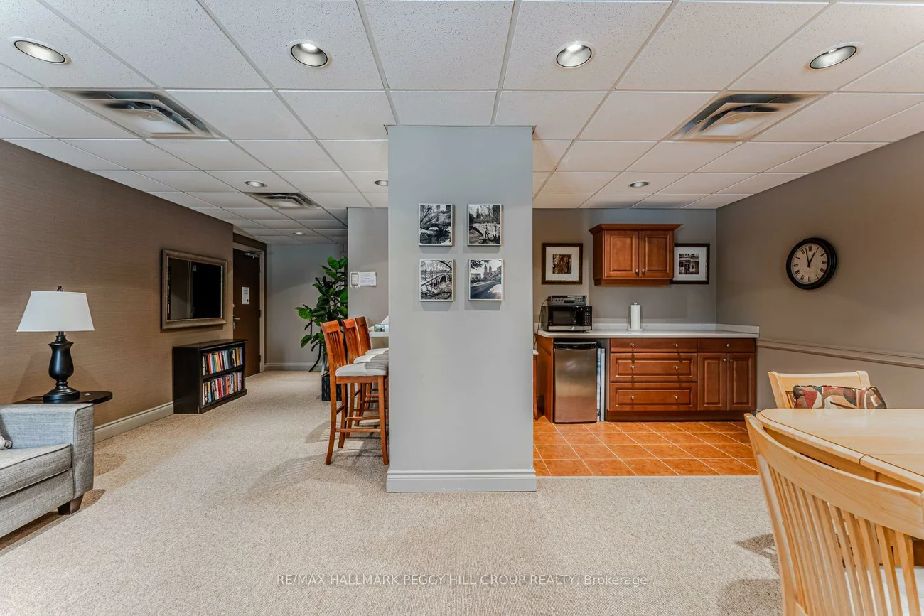 200, Collier, Codrington, Barrie