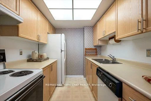 65, Ellen, City Centre, Barrie