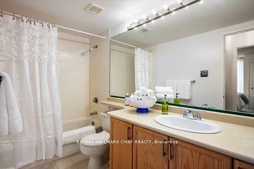 65, Ellen, City Centre, Barrie