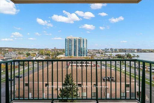 65, Ellen, City Centre, Barrie