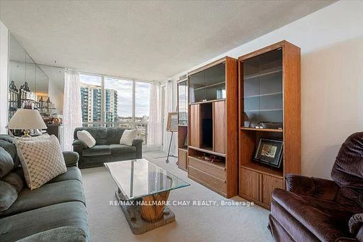 65, Ellen, City Centre, Barrie