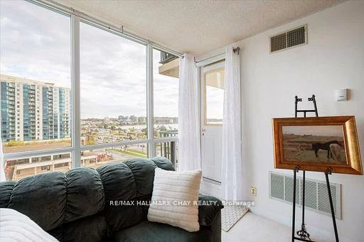 65, Ellen, City Centre, Barrie