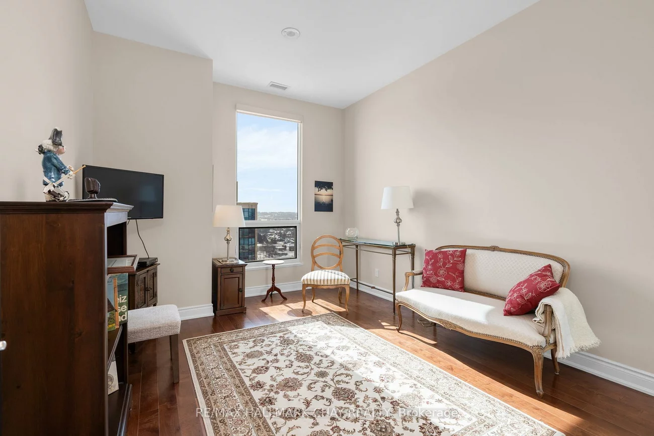 33, Ellen, City Centre, Barrie