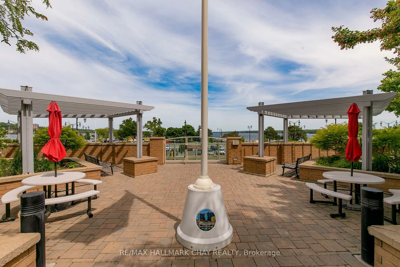 33, Ellen, City Centre, Barrie