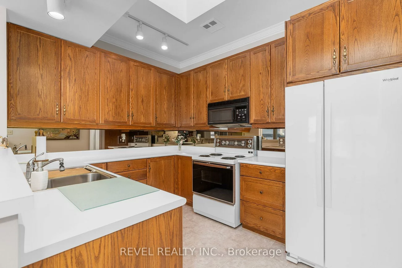 21, Kempenfelt, North Shore, Barrie