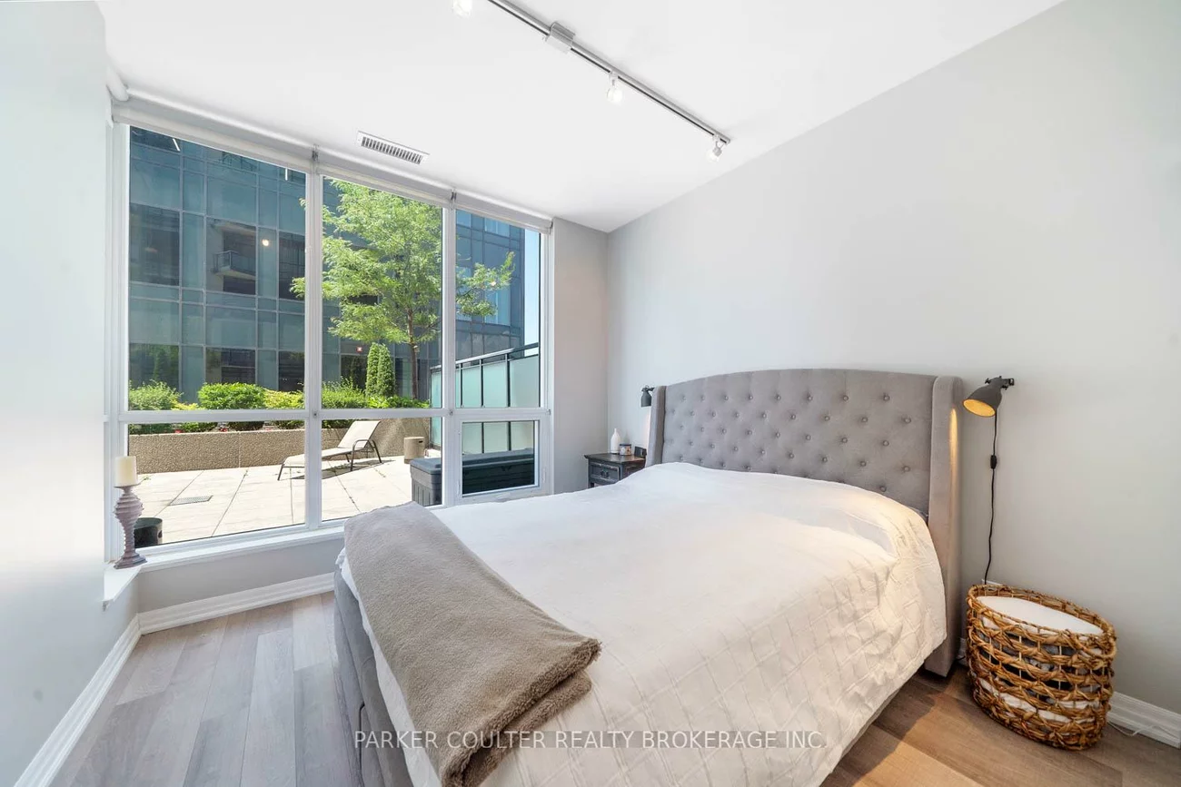 111, Worsley, City Centre, Barrie