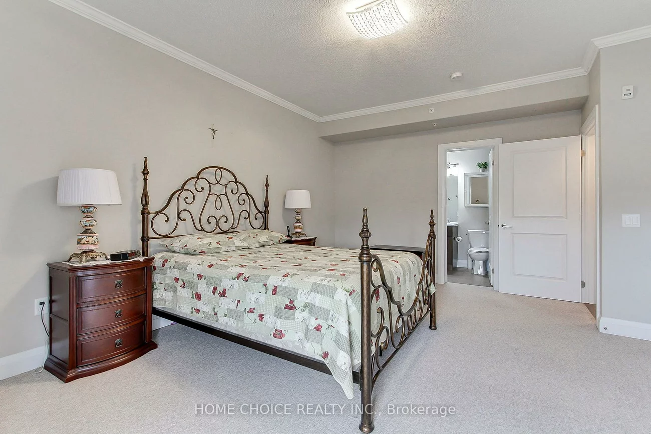 720, YONGE, Painswick South, Barrie
