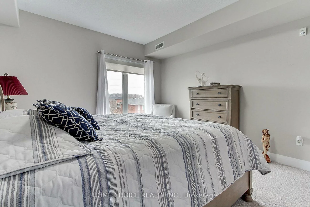 720, YONGE, Painswick South, Barrie