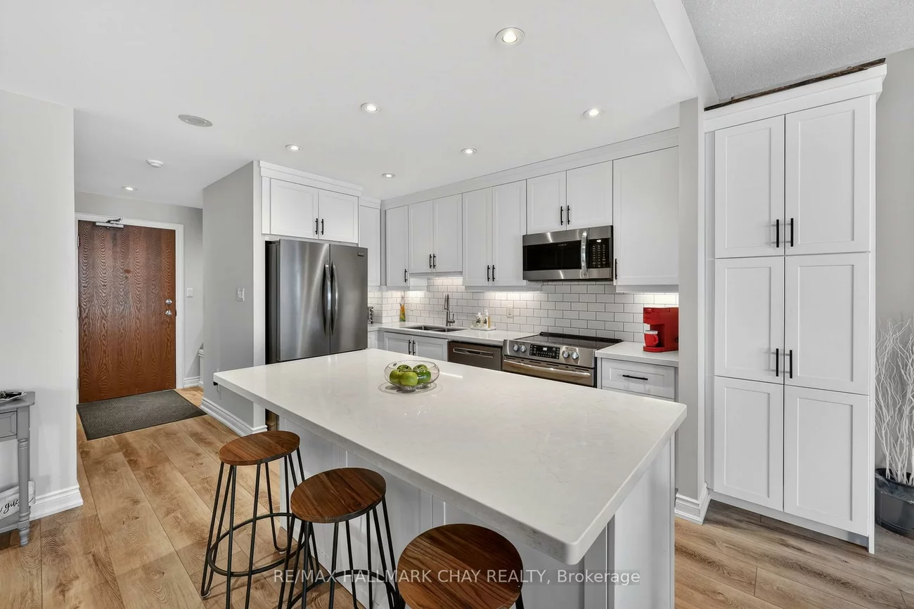 37, Ellen, City Centre, Barrie