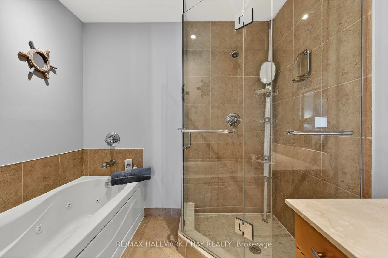 37, Ellen, City Centre, Barrie