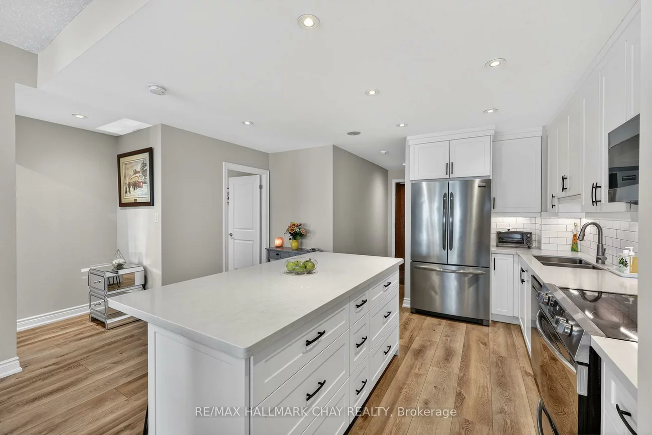 37, Ellen, City Centre, Barrie