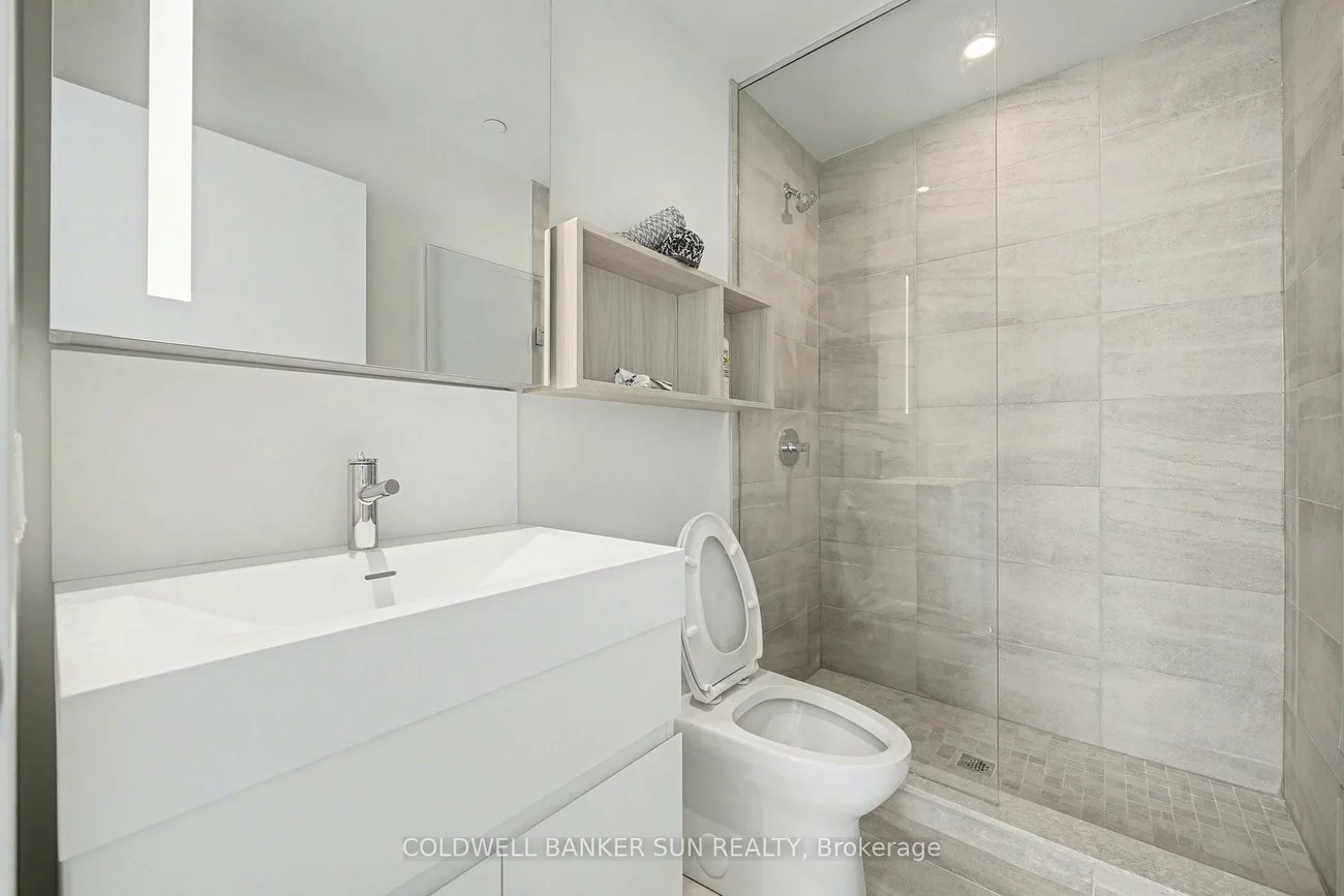 39, Mary, City Centre, Barrie