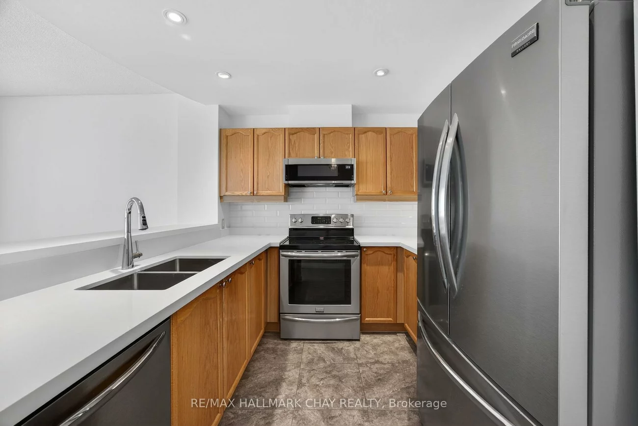 2, Toronto, City Centre, Barrie