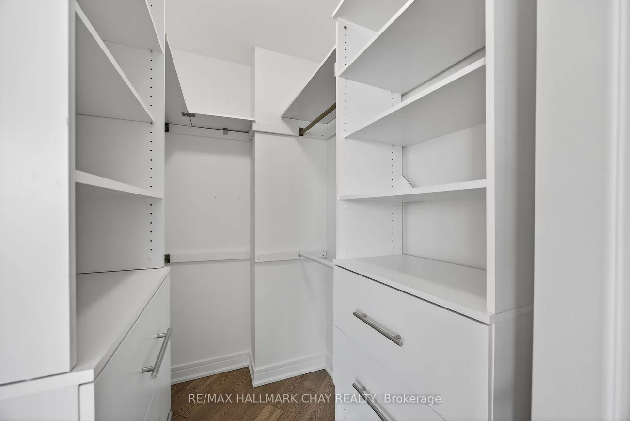 2, Toronto, City Centre, Barrie