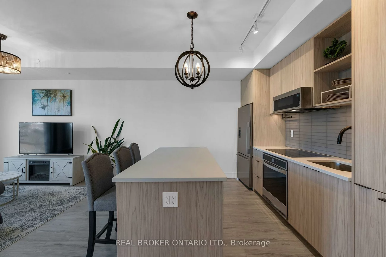 185, Dunlop, Lakeshore, Barrie