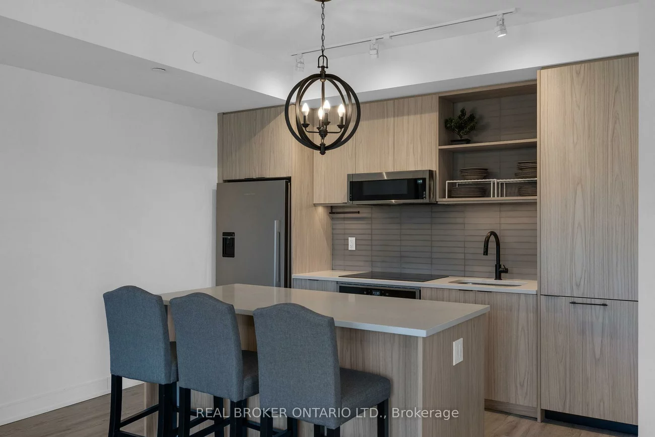 185, Dunlop, Lakeshore, Barrie