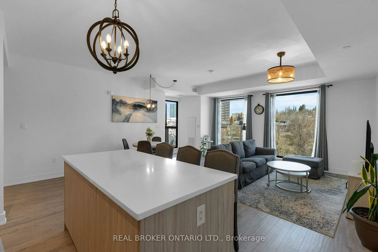185, Dunlop, Lakeshore, Barrie