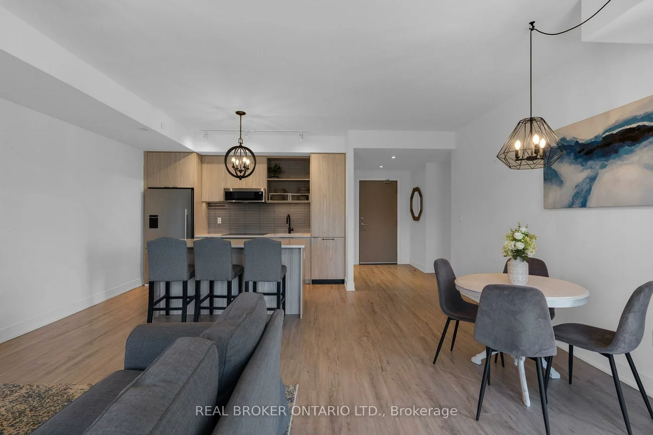 185, Dunlop, Lakeshore, Barrie