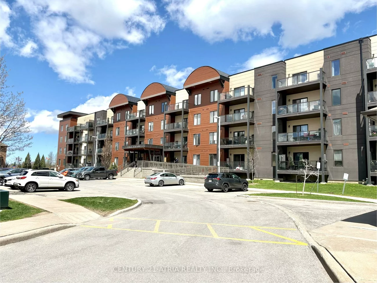720, Yonge, Painswick South, Barrie