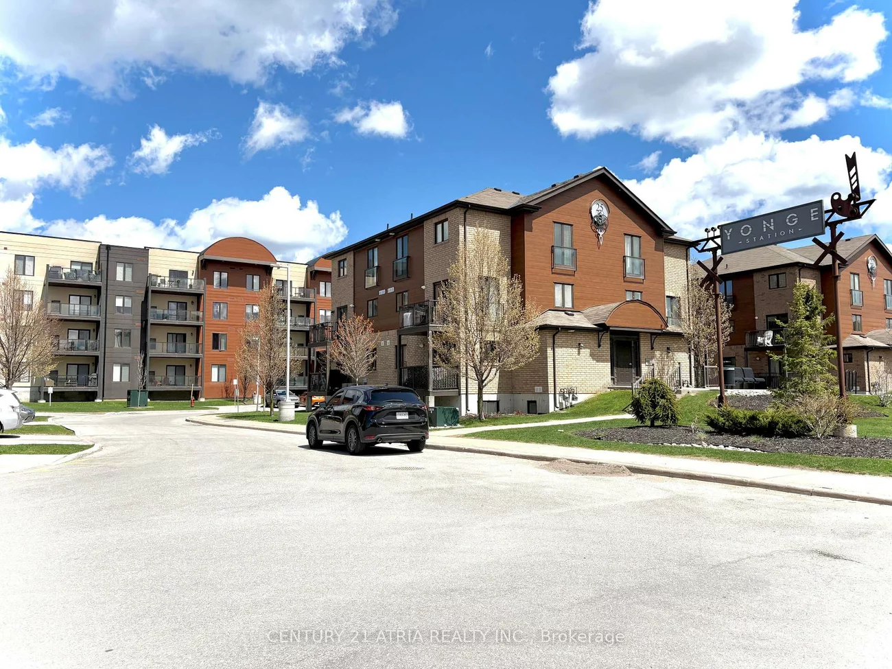 720, Yonge, Painswick South, Barrie