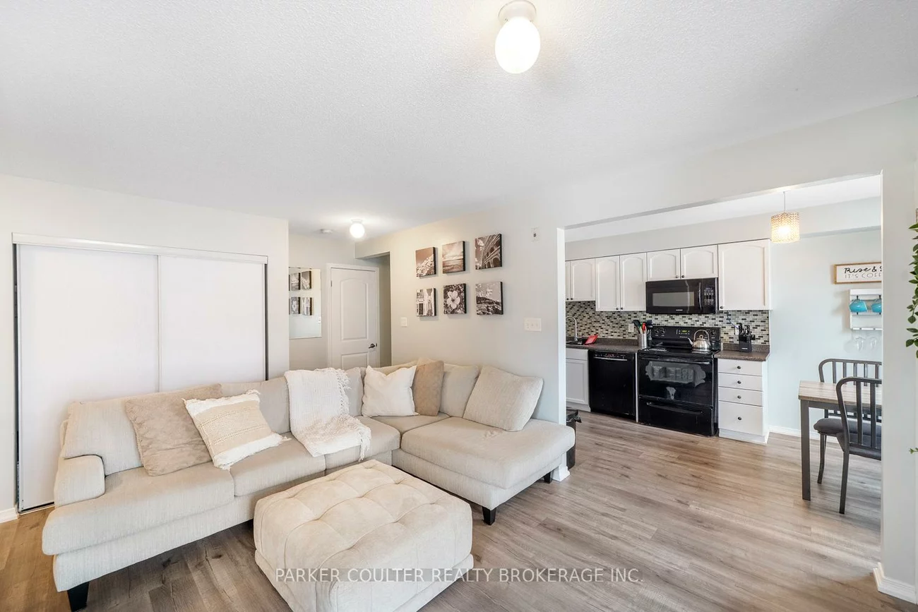 17, Cheltenham, Georgian Drive, Barrie