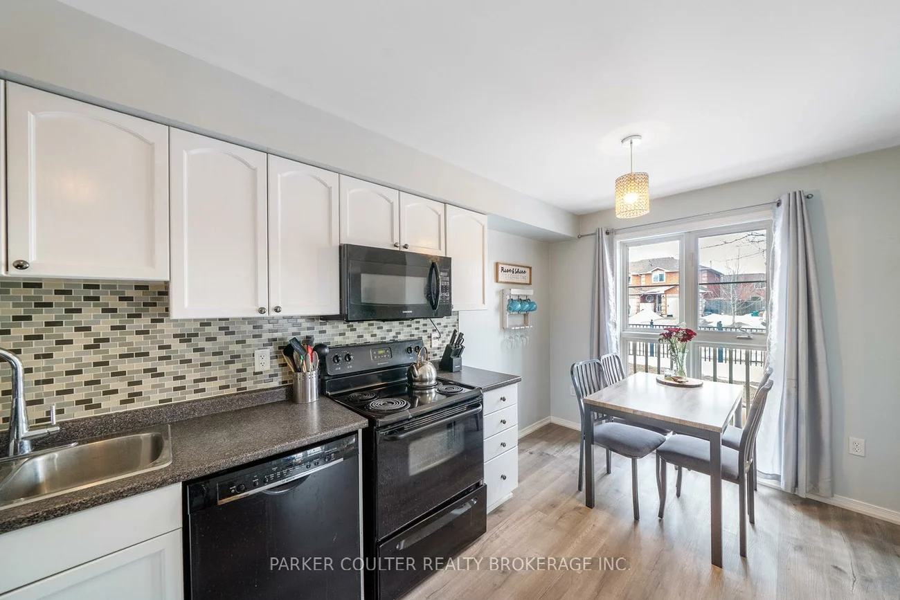 17, Cheltenham, Georgian Drive, Barrie