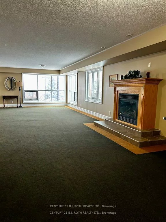 500, Mapleview, Holly, Barrie