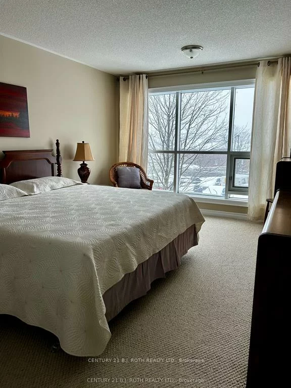 500, Mapleview, Holly, Barrie
