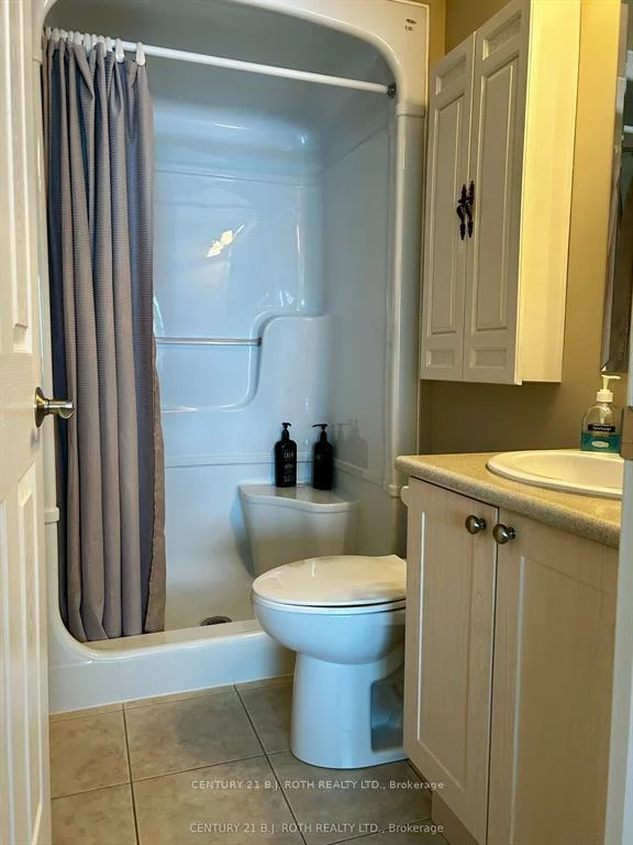 500, Mapleview, Holly, Barrie