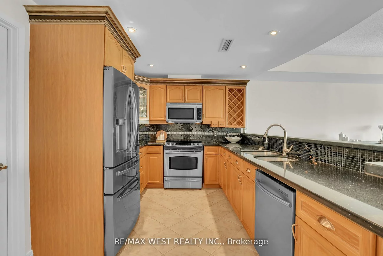 2, Toronto, City Centre, Barrie