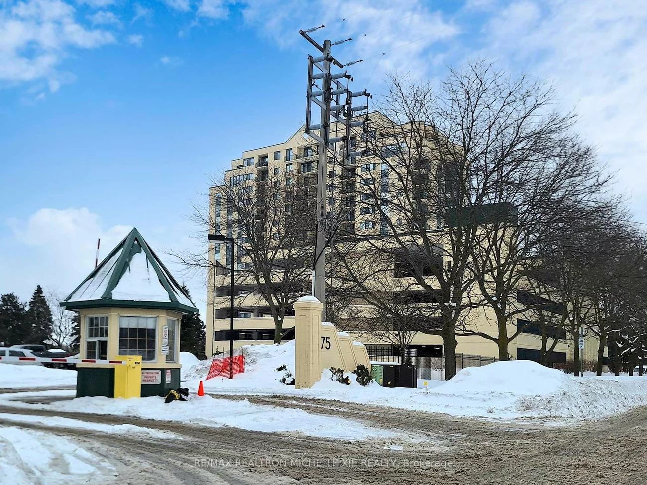 75, Ellen, City Centre, Barrie
