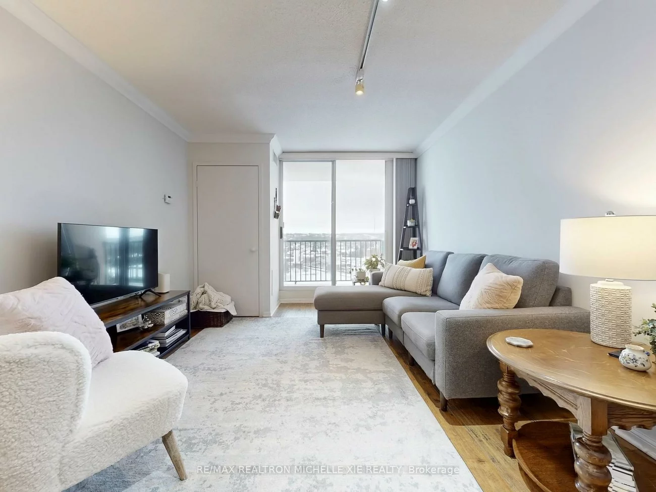 75, Ellen, City Centre, Barrie