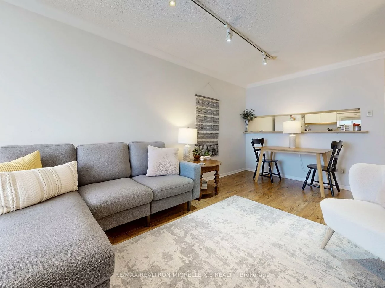 75, Ellen, City Centre, Barrie