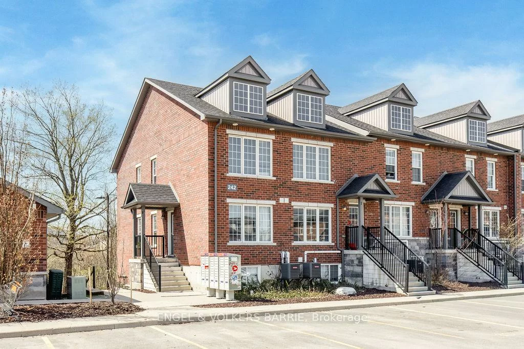 242, Penetanguishene, Georgian Drive, Barrie