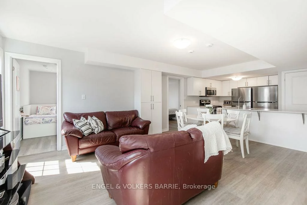 242, Penetanguishene, Georgian Drive, Barrie