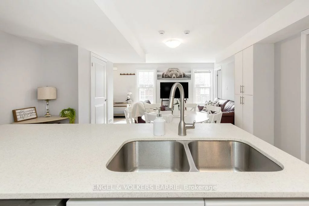 242, Penetanguishene, Georgian Drive, Barrie