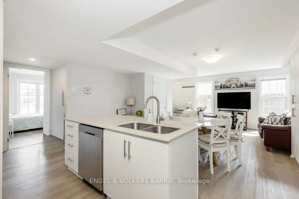 242, Penetanguishene, Georgian Drive, Barrie