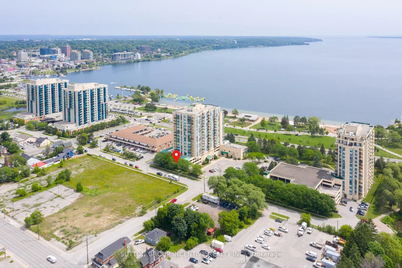 65, Ellen, City Centre, Barrie