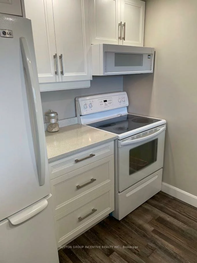 65, Ellen, City Centre, Barrie