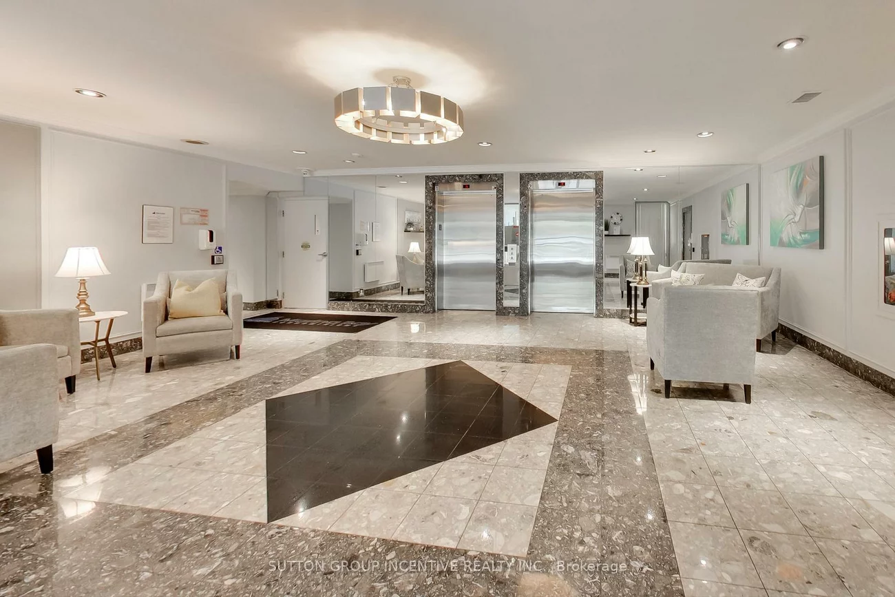65, Ellen, City Centre, Barrie