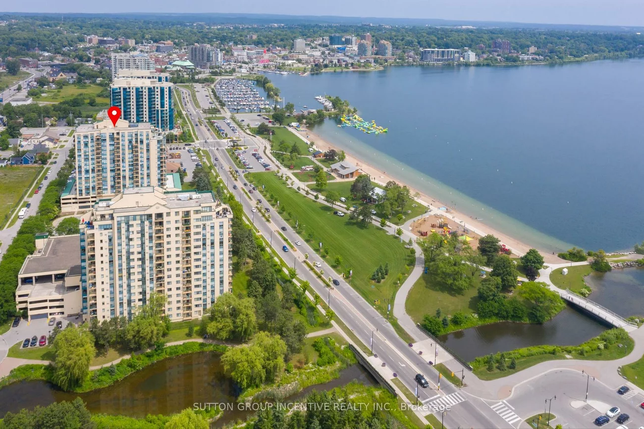 65, Ellen, City Centre, Barrie